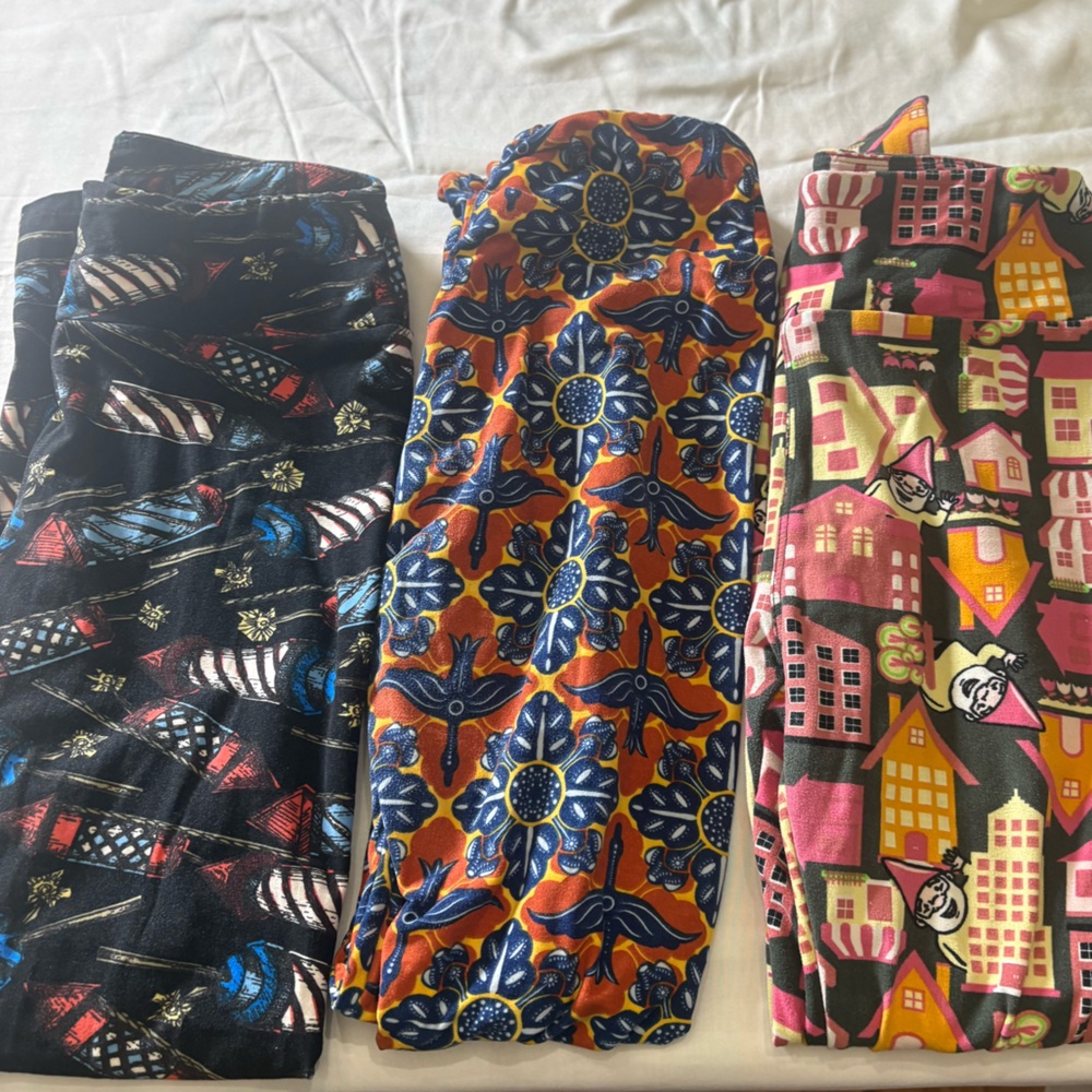 LuLaRoe One Size Leggings Bundle OS Floral Town Print Americana 3 Pair